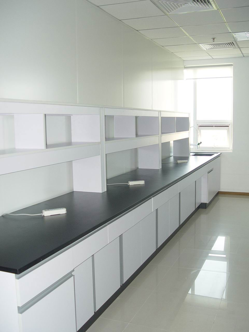 全木實(shí)驗(yàn)臺(tái)、化學(xué)實(shí)驗(yàn)臺(tái)、生物實(shí)驗(yàn)臺(tái)、制藥實(shí)驗(yàn)室、邊臺(tái)