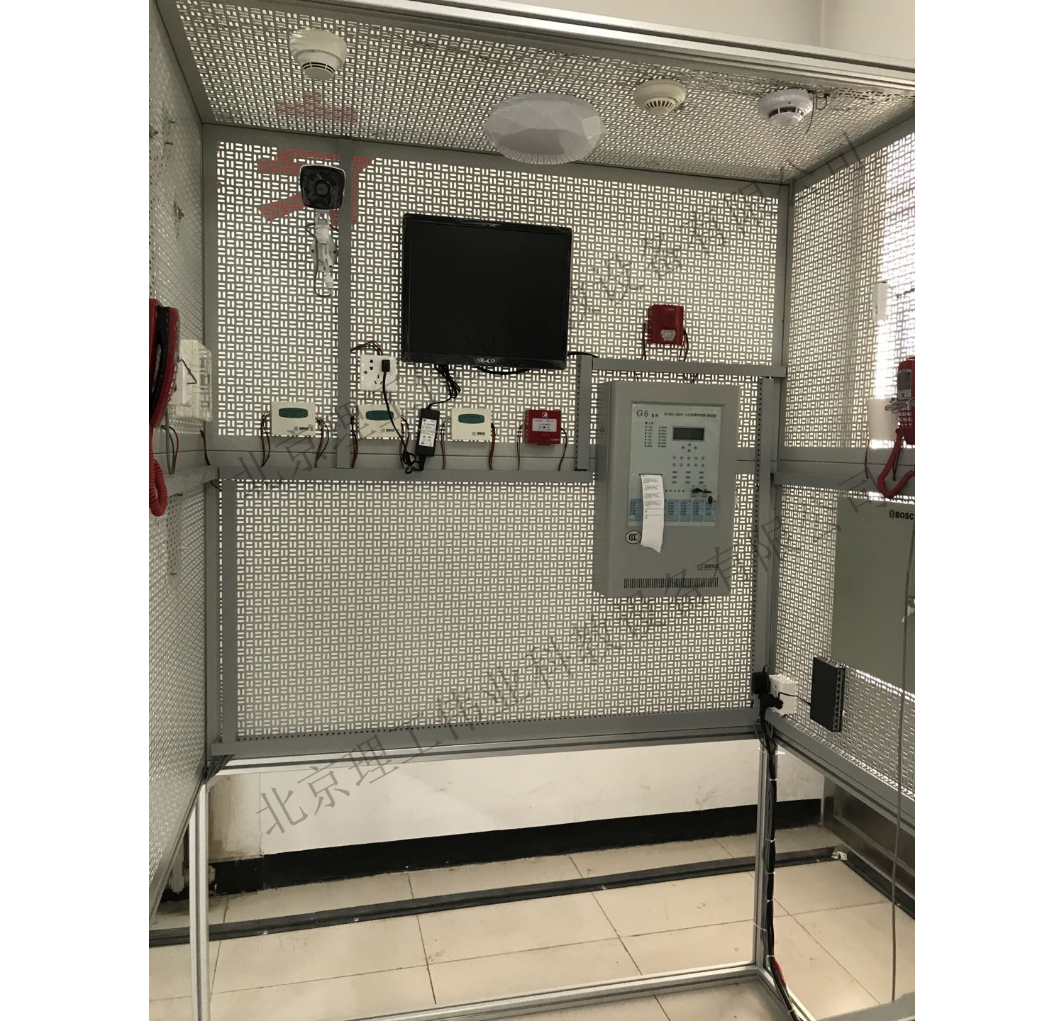 LG-XBX01型 消防探測(cè)器及布線(xiàn)實(shí)訓(xùn)系統(tǒng)