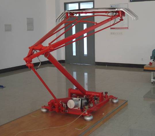 列車頂置式受電弓